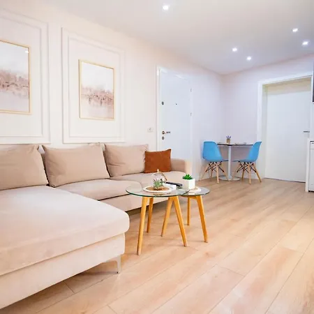 Center Modern App - The Nest Apartment