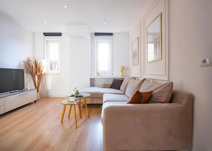 Center Modern App - The Nest *